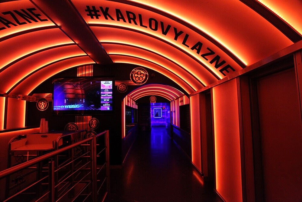 Karlovy Lázně - night club 